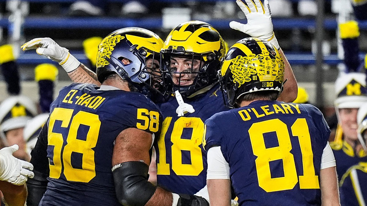 Michigan tight end Colston Loveland (18) celebrates a touchdown against Michigan State during the first half at Michigan Stadium