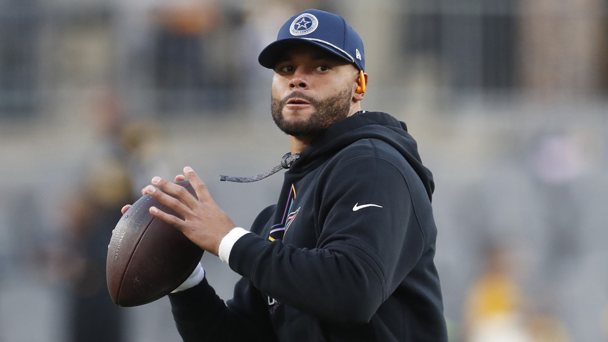 Pittsburgh, Pennsylvania, USA; Dallas Cowboys quarterback Dak Prescott (4) warms up before the game against the Pittsburgh Steelers at Acrisure Stadium