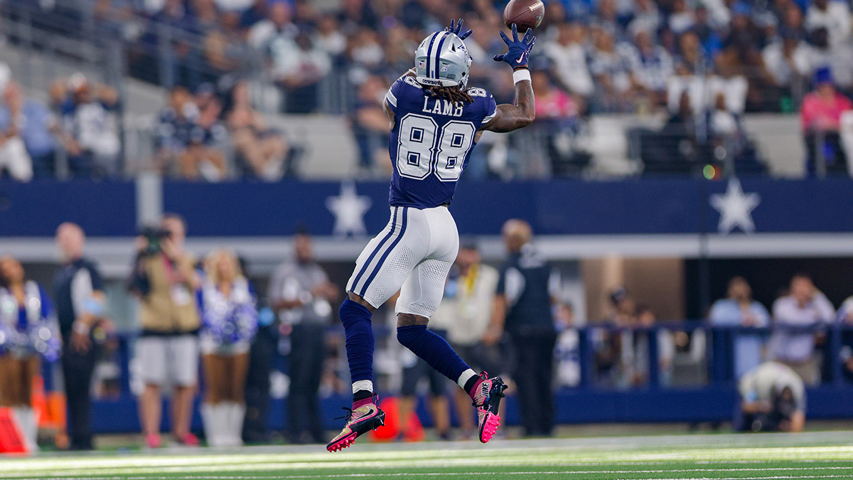 Dallas Cowboys wide receiver CeeDee Lamb (88) makes a reception during the third quarter against the Detroit Lions at AT&T Stadium.
