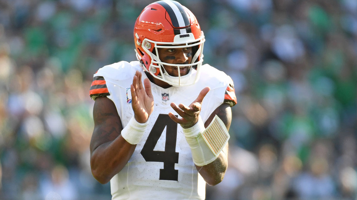 Cleveland Browns quarterback Deshaun Watson (4) against the Philadelphia Eagles during the fourth quarter at Lincoln Financial Field.