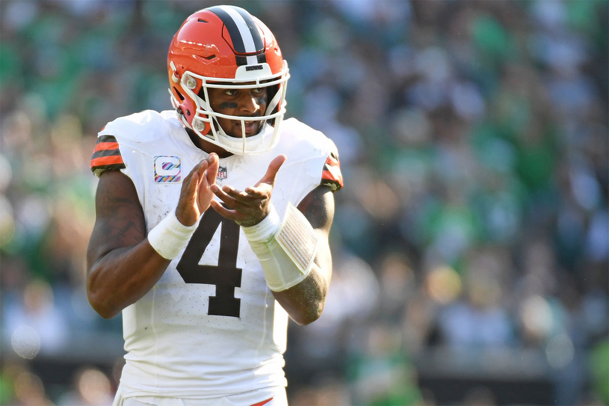 Cleveland Browns quarterback Deshaun Watson (4) against the Philadelphia Eagles at Lincoln Financial Field.