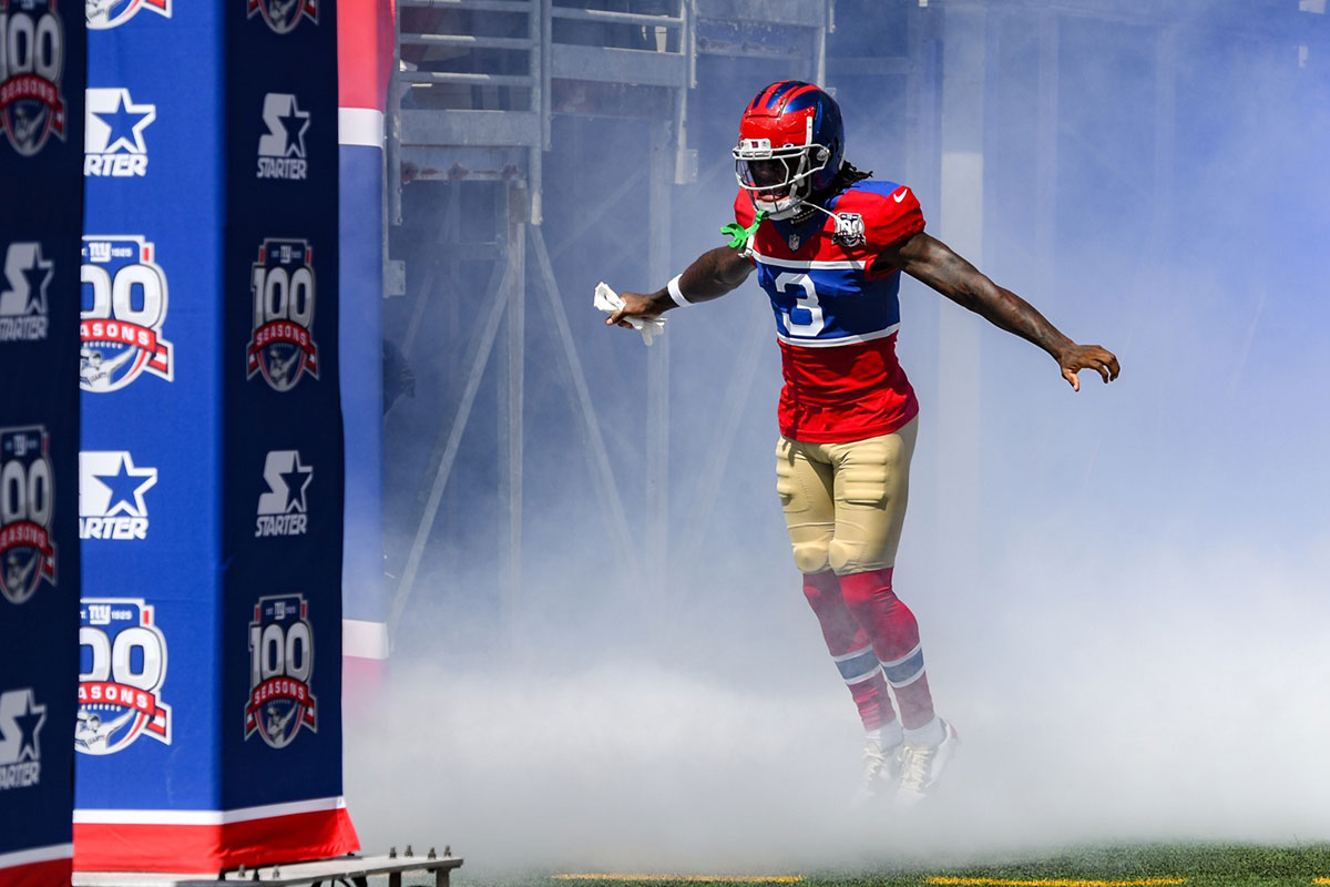 New York Giants cornerback Deonte Banks (3) enters the field before a game against the Minnesota Vikings at MetLife Stadium.
