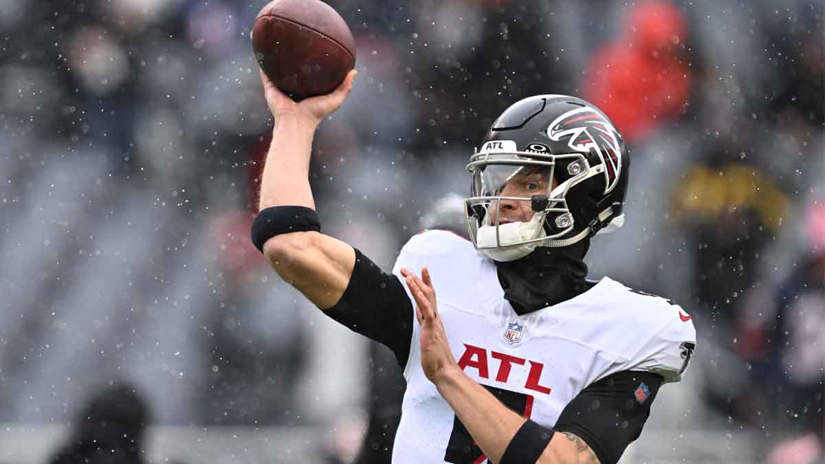 Dec 31, 2023; Chicago, Illinois, USA; Atlanta Falcons quarterback Desmond Ridder (9) warms up before a game against the Chicago Bears at Soldier Field.