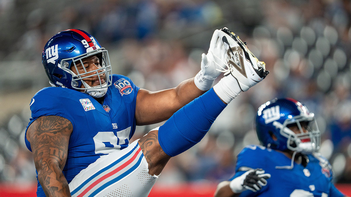New York Giants defensive tackle Dexter Lawrence II (97) warms up during pre-game at MetLife Stadium. 