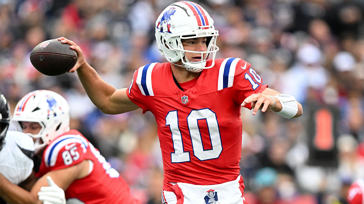 Patriots quarterback Drake Maye (10) looks to throw against the Houston Texans during the first half at Gillette Stadium.