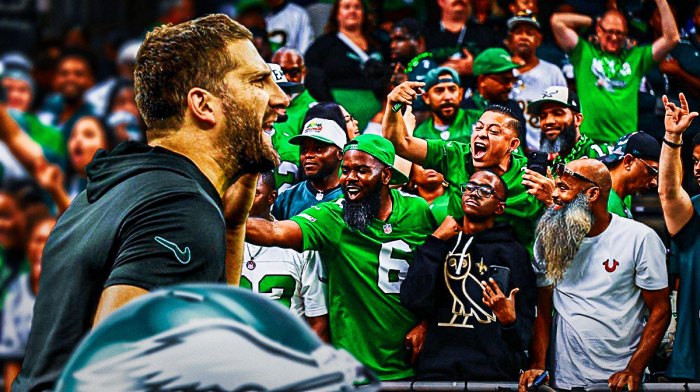 Eagles' Nick Sirianni yelling at Eagles fans