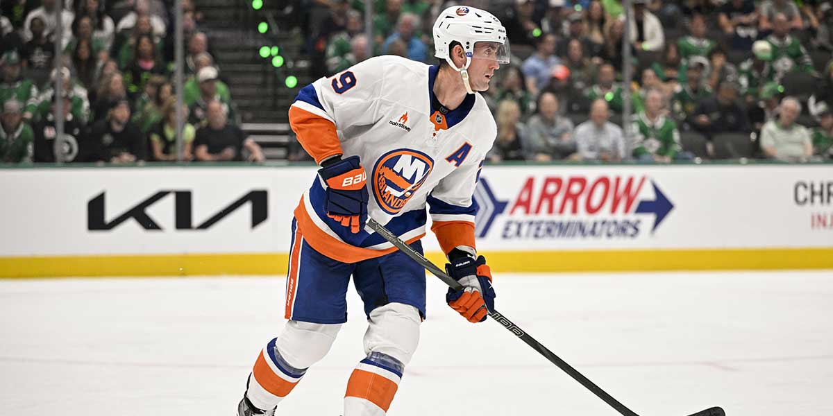 New York Islanders center Brock Nelson (29) in action during the game between the Dallas Stars and the New York Islanders at the American Airlines Center.