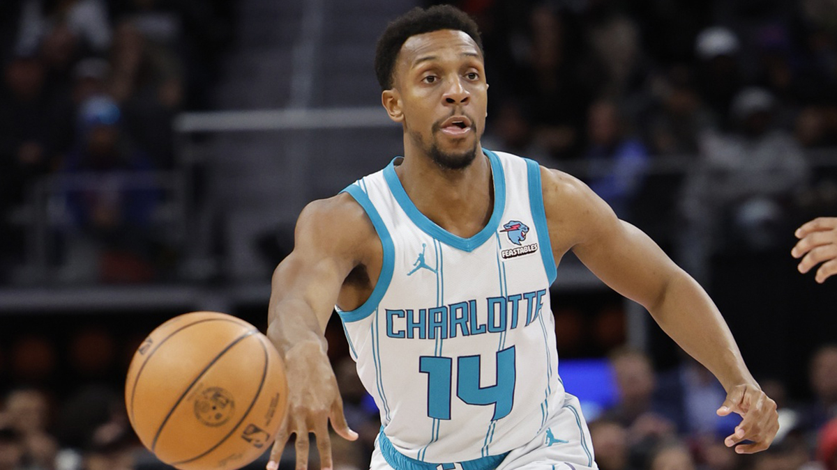 Charlotte Hornets guard Ish Smith (14) passes in the second half against the Detroit Piston at Little Caesars Arena.