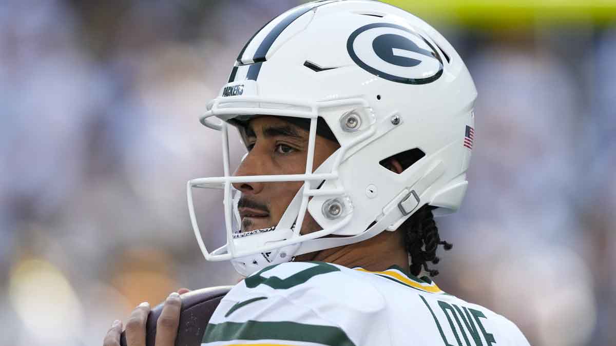 Green Bay Packers quarterback Jordan Love (10) throws a pass during warmups prior to the game against the Houston Texans at Lambeau Field. 