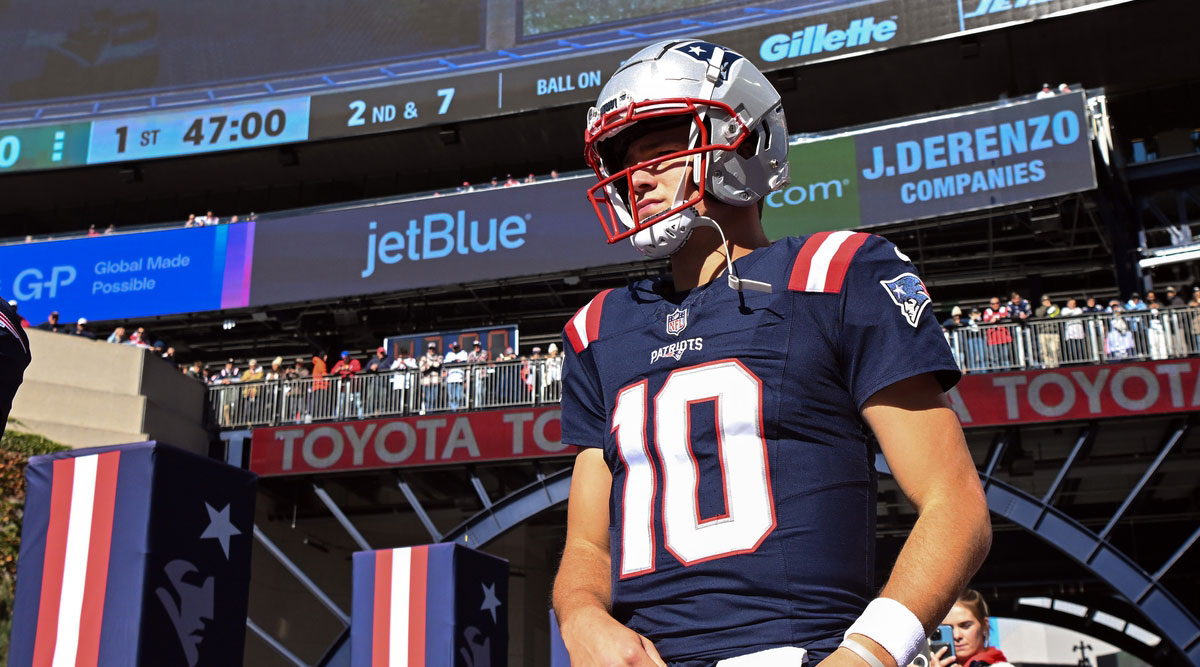 Patriots quarterback Drake Maye (10) walks onto the field before a game against the New York Jets at Gillette Stadium