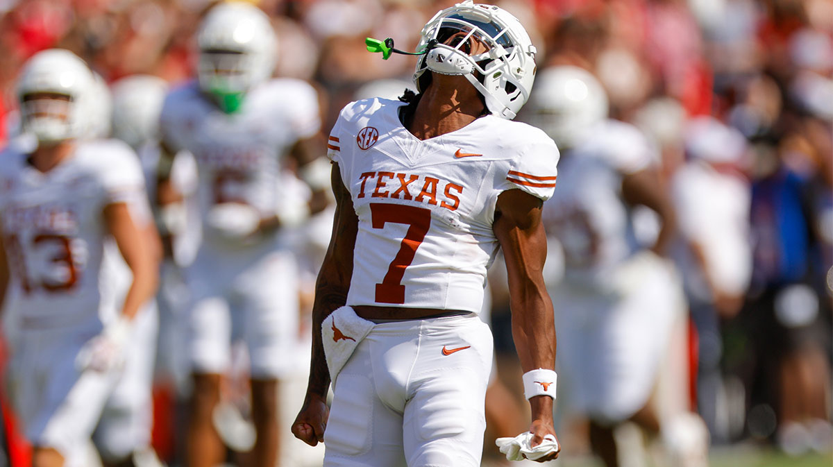 Texas football's latest Isaiah Bond injury update will hype up fans ...