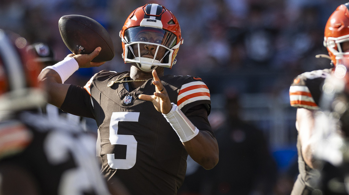 Cleveland Browns quarterback Jameis Winston (5) throws the ball during the fourth quarter against the Cincinnati Bengals at Huntington Bank Field.