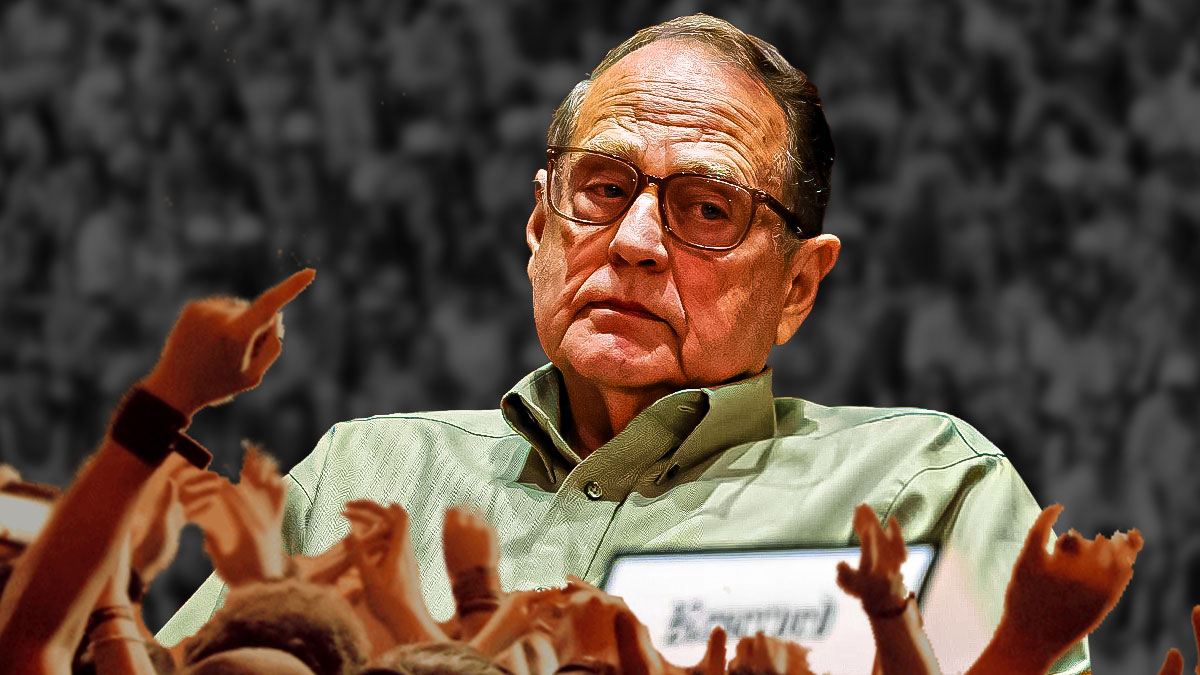 Jerry Reinsdorf cries as White Sox fans yell at him