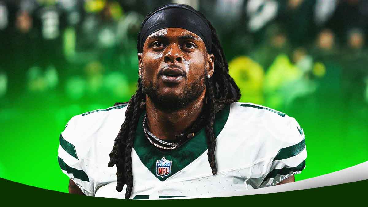 Ex-Raiders', Jets' Davante Adams looks at crowd