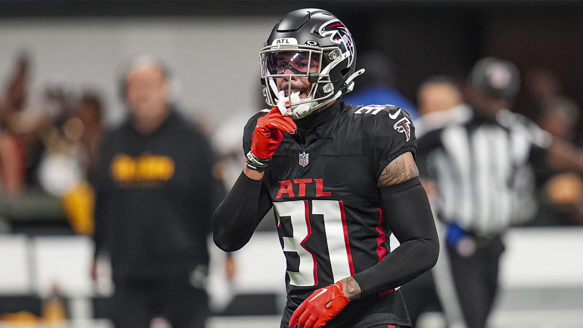 Atlanta Falcons safety Justin Simmons (31) on the field during the game against the Pittsburgh Steelers at NFL Draft Mercedes-Benz Stadium.