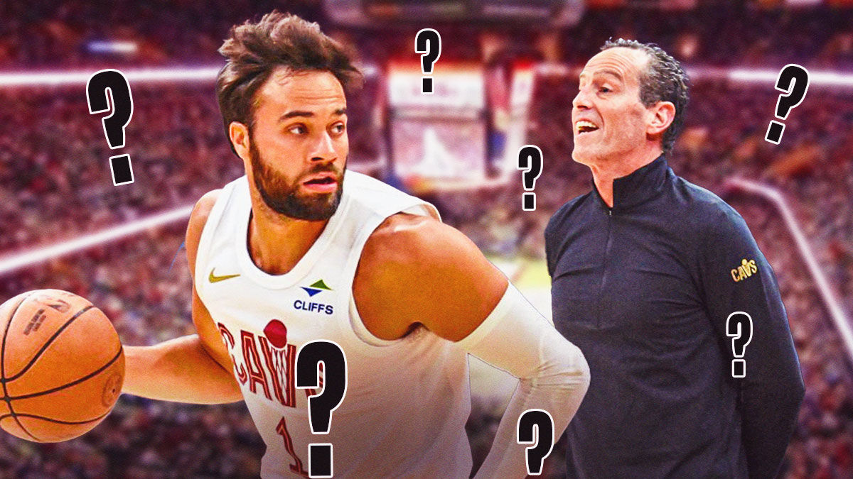 Kenny Atkinson next to Max Strus surrounded by question marks.