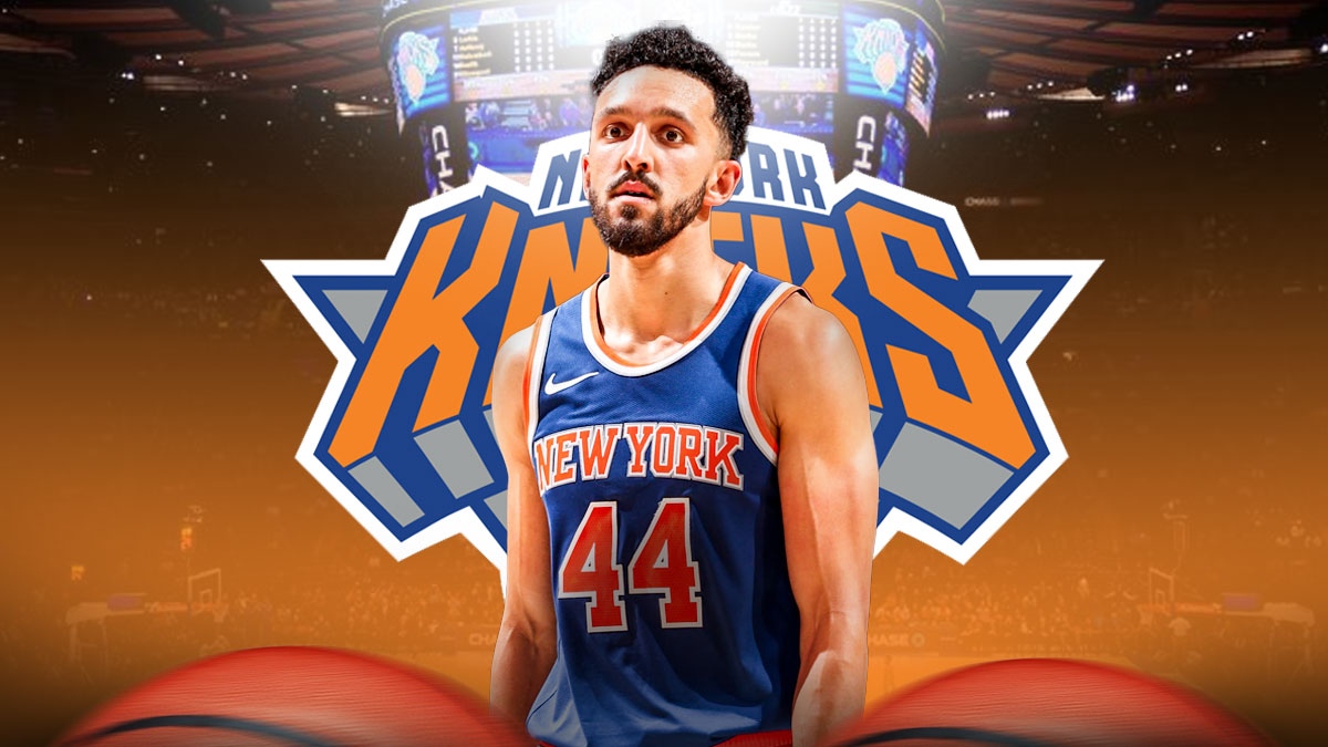 Knicks', ex-Clippers' Landry Shamet looks at roster list