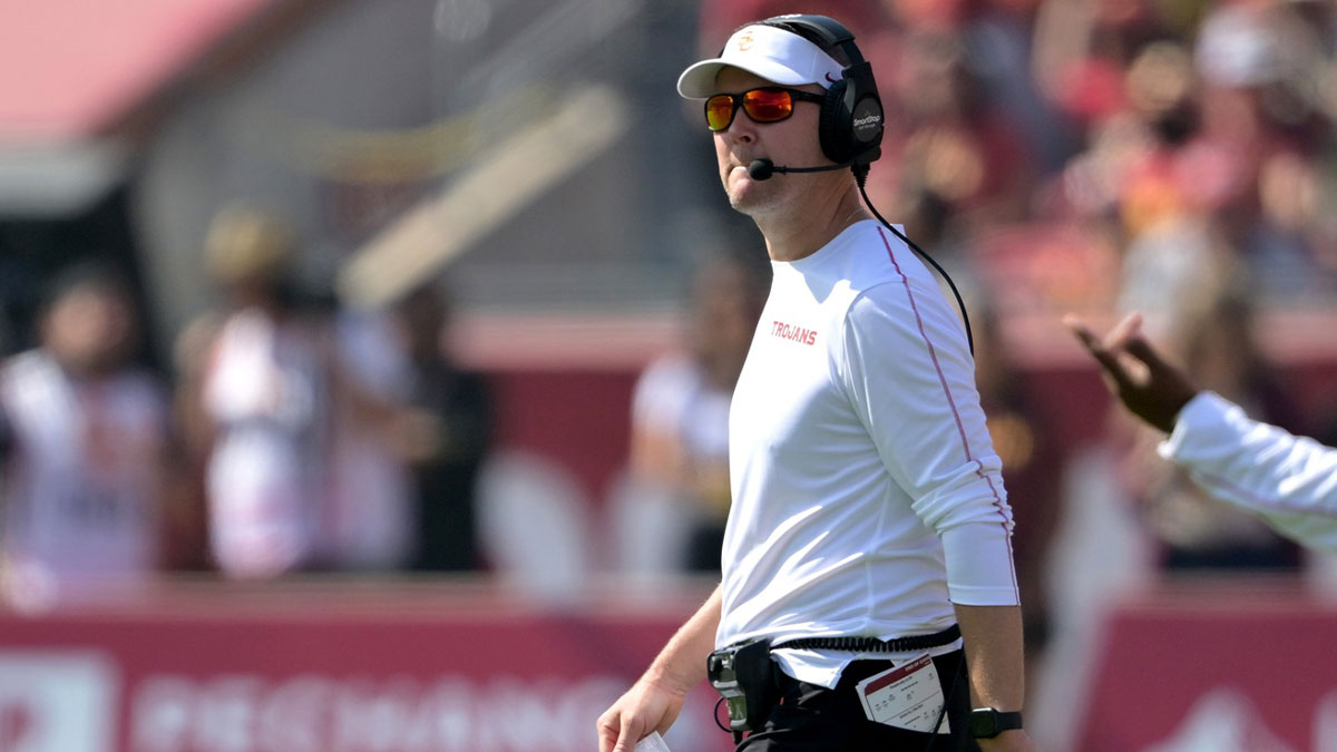 USC Trojans head coach Lincoln Riley during a time out against the Penn State Nittany Lions in the first half at United Airlines Field at Los Angeles Memorial Coliseum.