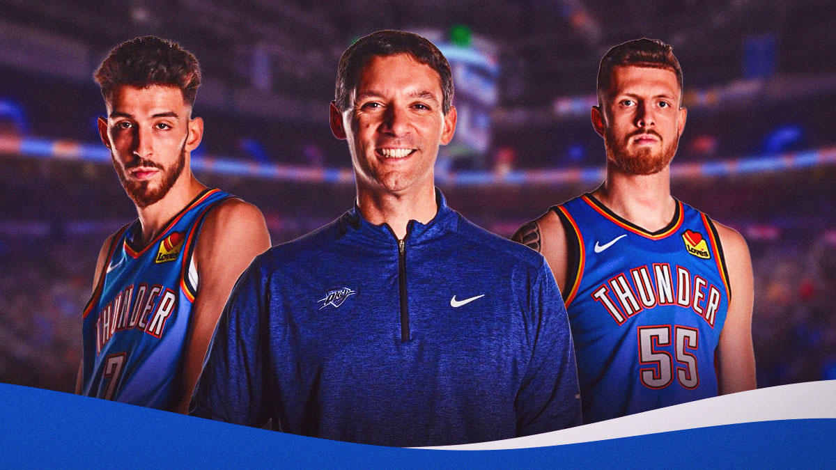 Thunder head coach Mark Daigneault next to Thunder power forward Chet Holmgren & Thunder center Isaiah Hartenstein