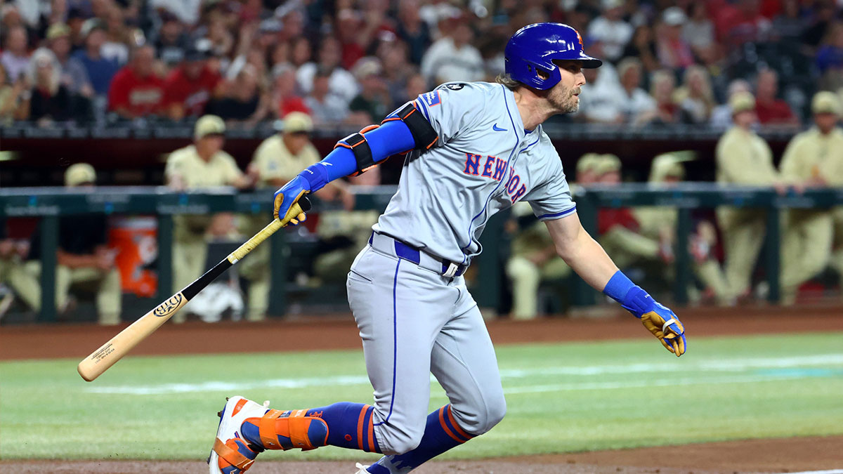 New York Mets infielder Jeff McNeil drives in a run in the second inning against the Arizona Diamondbacks at Chase Field