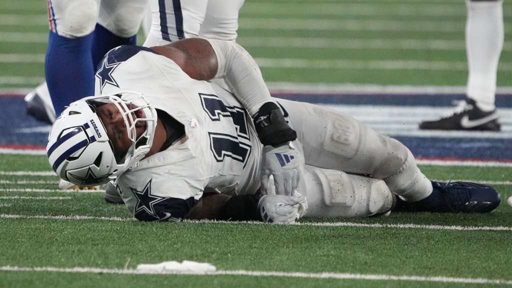 Dallas Cowboys linebacker Micah Parsons (11) injured in the second half against the New York Giants at MetLife Stadium. 