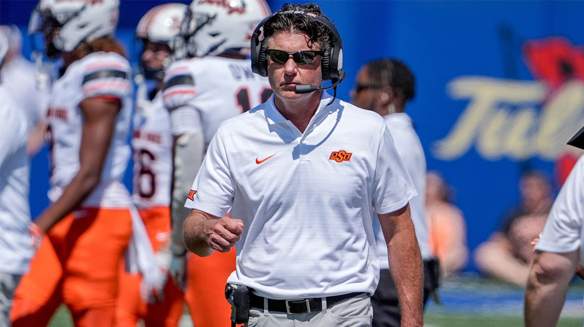 Oklahoma State football's Mike Gundy reveals bizarre cow headbutt incident