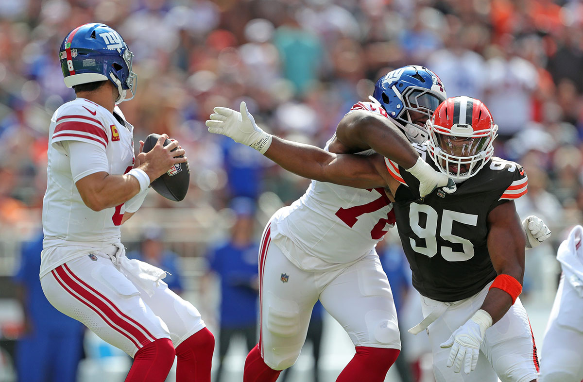 Browns’ Myles Garrett sends golf warning to Mark Wahlberg