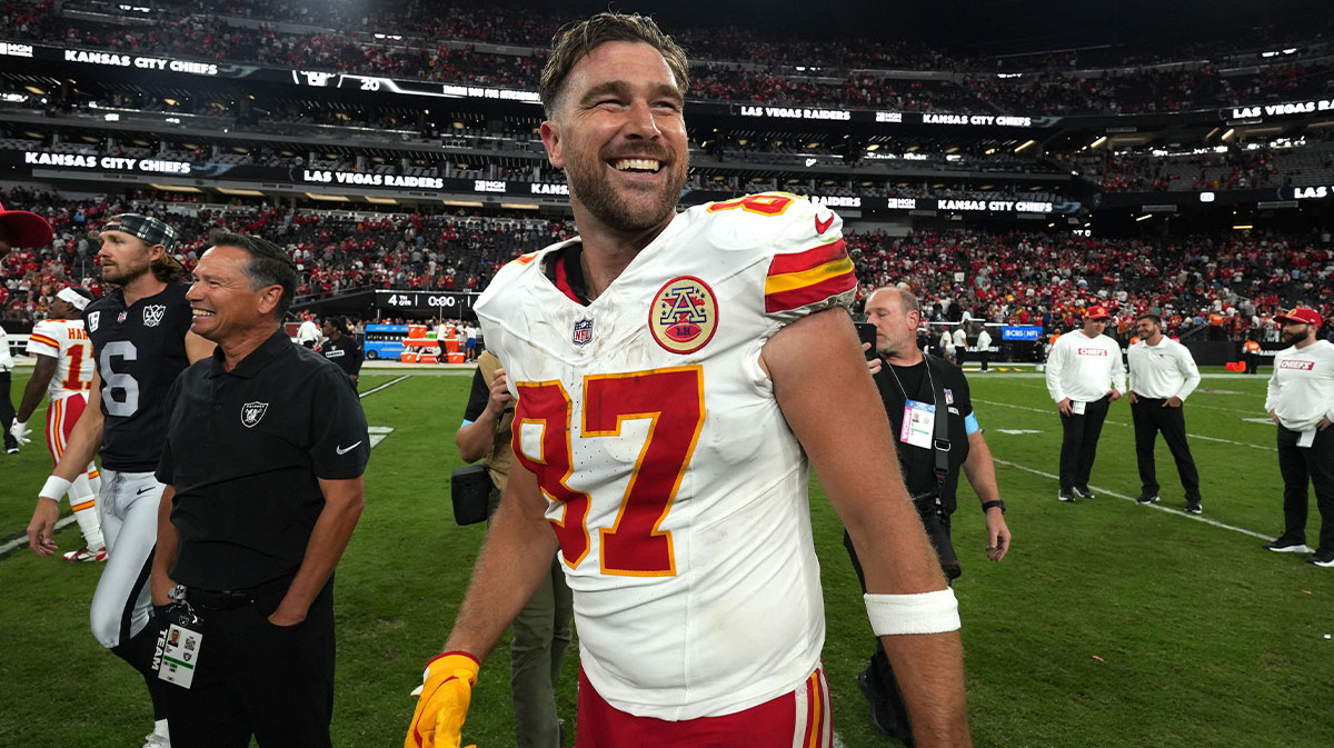 Chiefs' Travis Kelce makes old man history vs. Buccaneers