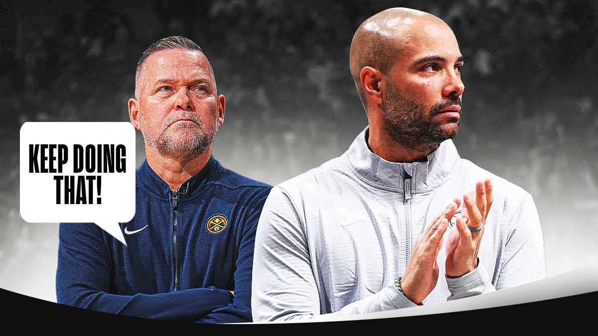 Jordi Fernandez on one side with Michael Malone on the other saying "Keep doing that!"