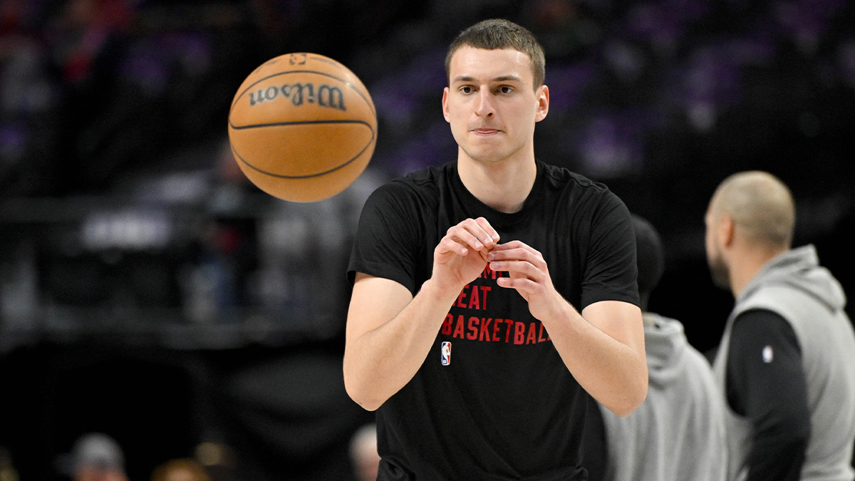 Miami Heat forward Nikola Jovic (5) warms up before the game between the Dallas Mavericks and the Miami Heat at the American Airlines Center.