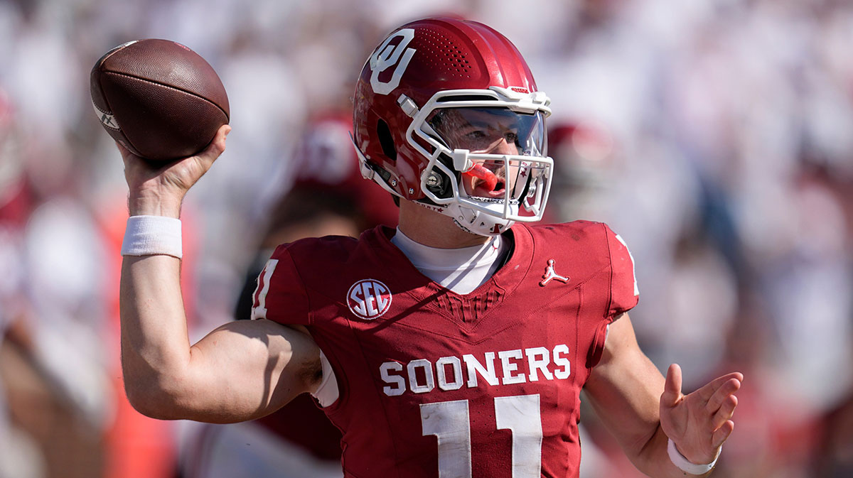 Oklahoma Sooners quarterback Jackson Arnold (11) throws a pass during a college football game between the University of Oklahoma Sooners (OU) and the South Carolina Gamecocks at Gaylord Family - Oklahoma Memorial Stadium in Norman, Okla., Saturday, Oct. 19, 2024.