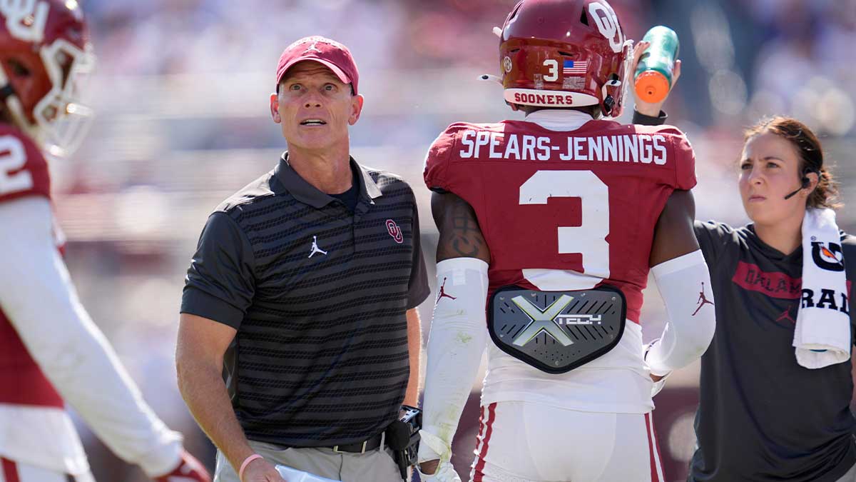 Oklahoma coach Brent Venables during a college football game between the University of Oklahoma Sooners (OU) and the South Carolina Gamecocks at Gaylord Family - Oklahoma Memorial Stadium