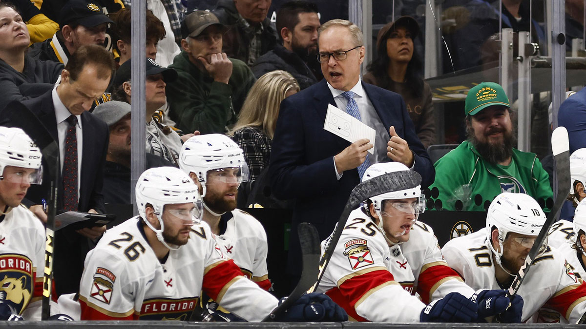 Florida Panthers head coach Paul Maurice talks to his players during the third period against the Boston Bruins at TD Garden.