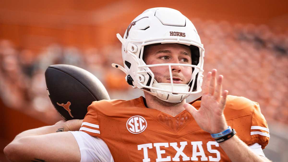 Texas football reveals early Quinn Ewers status for Oklahoma clash