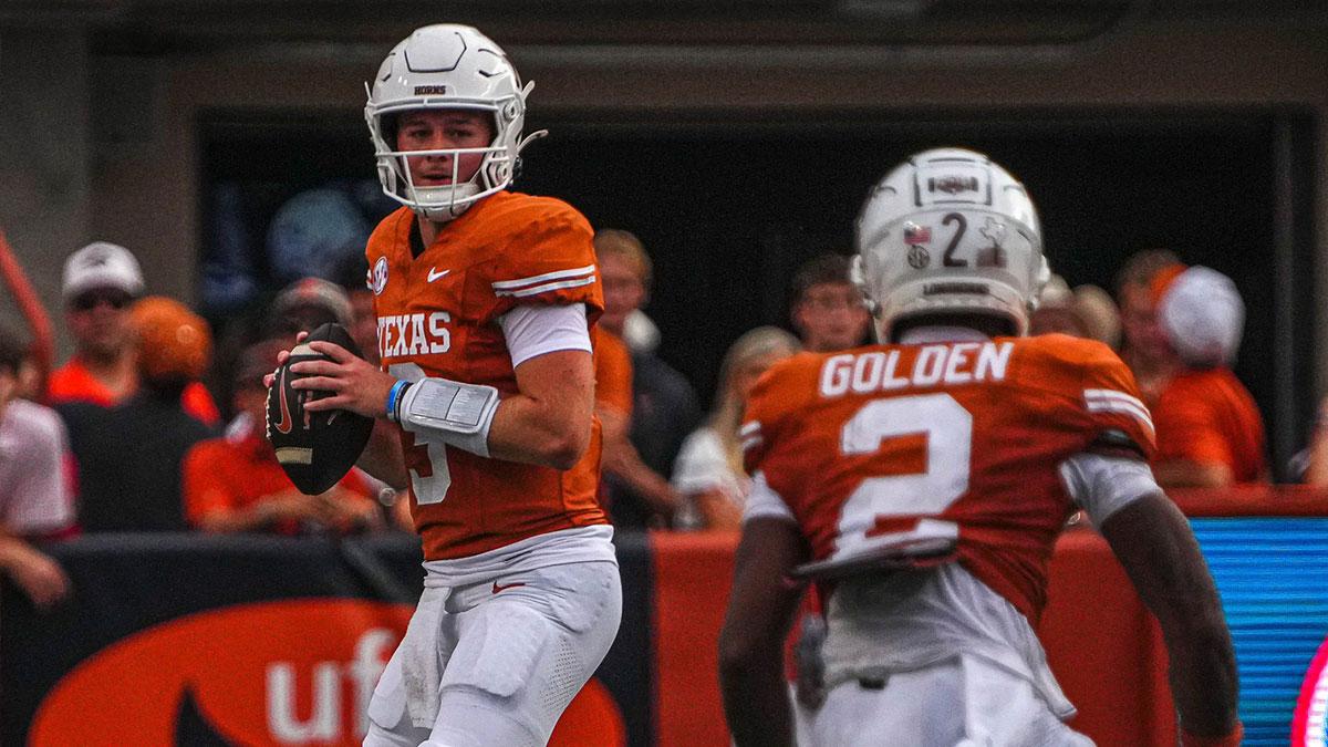 Texas Longhorns quarterback Quinn Ewers (3) looks for an open receiver during the game against UTSA at Darrell K Royal-Texas Memorial Stadium