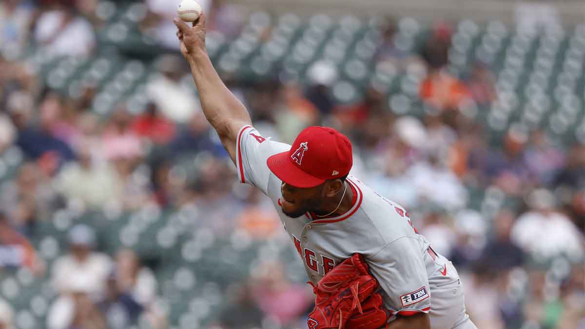 Los Angeles Angels pitcher Roansy Contreras (57) pitches in the seventh inning against the Detroit Tigers at Comerica Park. 