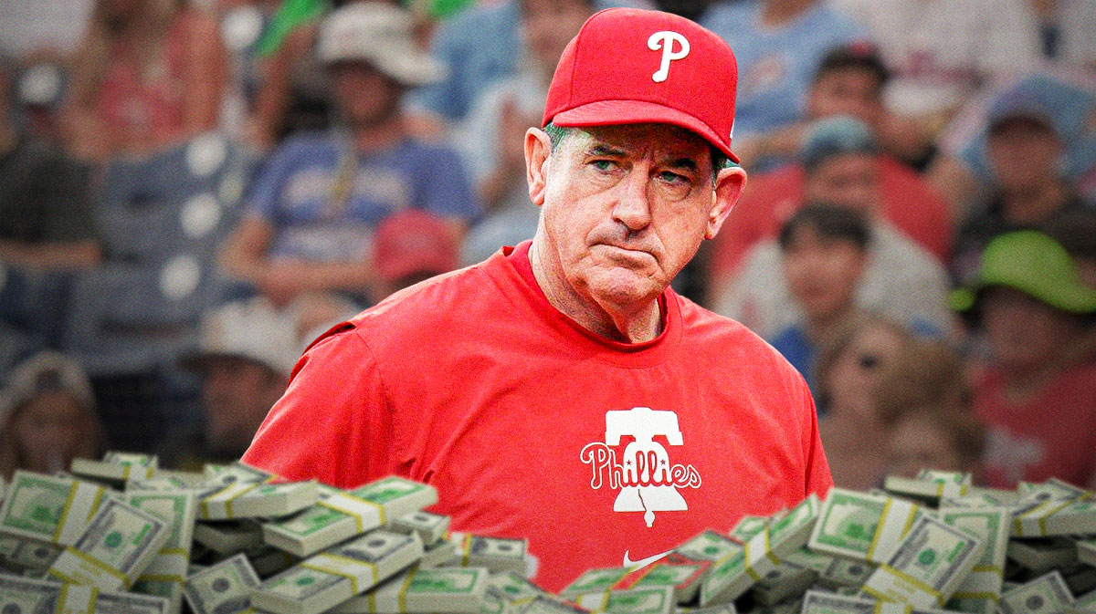 Phillies Rob Thomson with money everywhere.