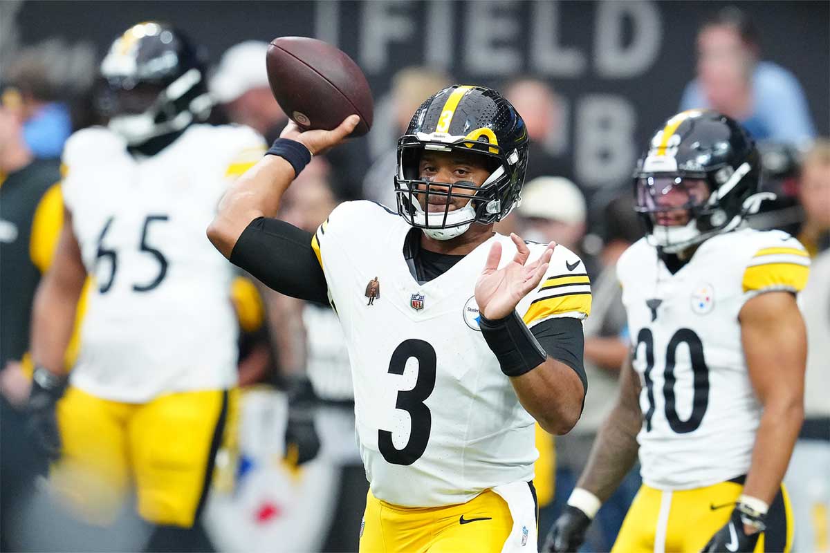 Pittsburgh Steelers quarterback Russell Wilson (3) warms up before a game against the Las Vegas Raiders at Allegiant Stadium.