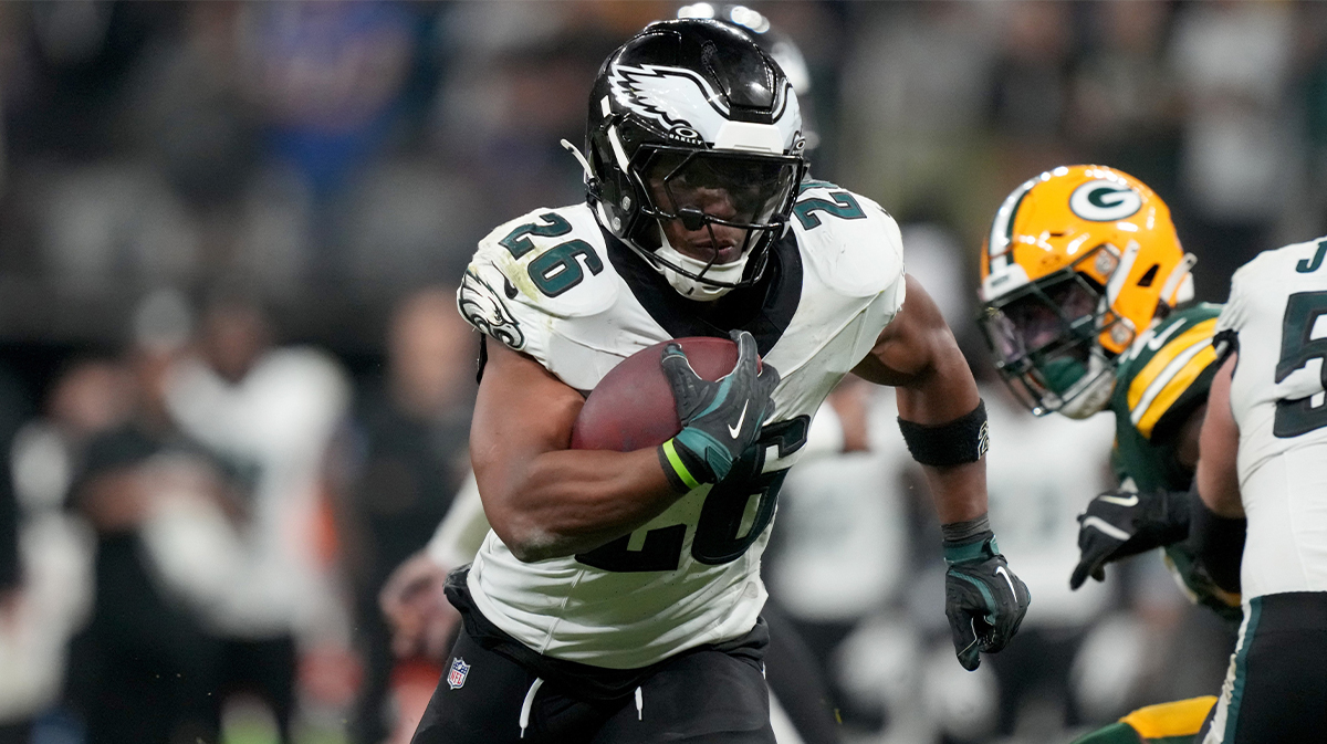 Philadelphia Eagles running back Saquon Barkley (26) runs during the first half against the Green Bay Packers at Neo Quimica Arena.
