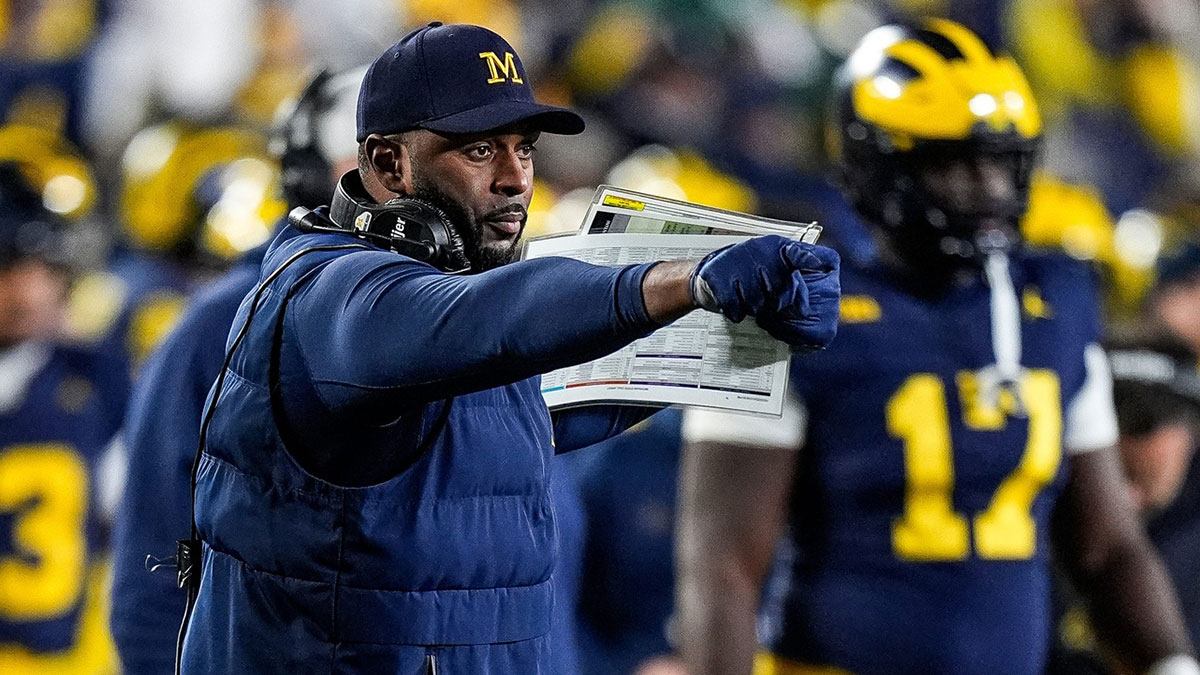 Michigan football and head coach Sherrone Moore received "huge news" before the Oregon contest: A top 100 prospect offered by the Wolverines is visiting Saturday.