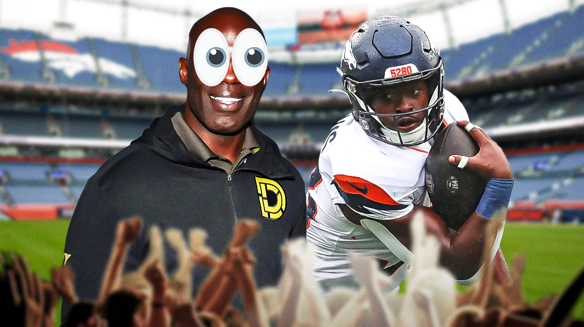 Photo: Terrell Davis with peeping eyes looking at Javonte Williams in action in Broncos jersey