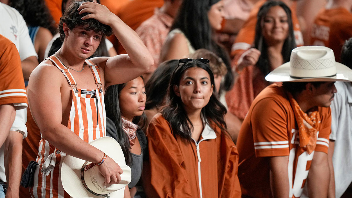 Texas fans react late in the fourth quarter of the loss to Georgia