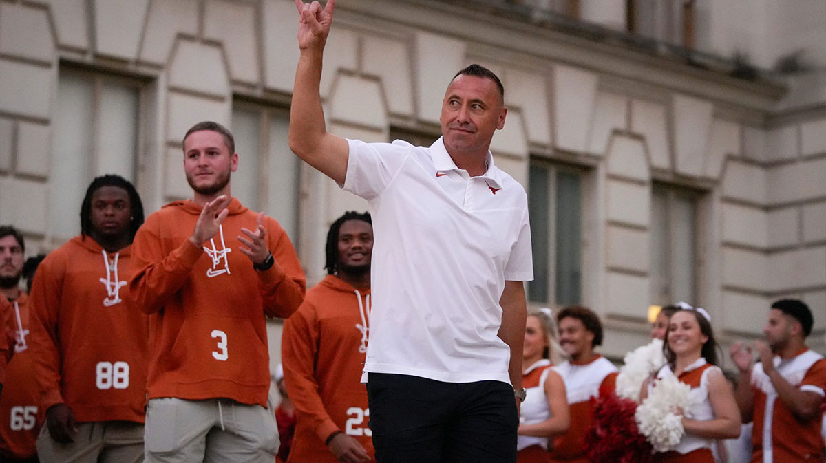 Texas football legend narrates hype video ahead of Red River Rivalry vs