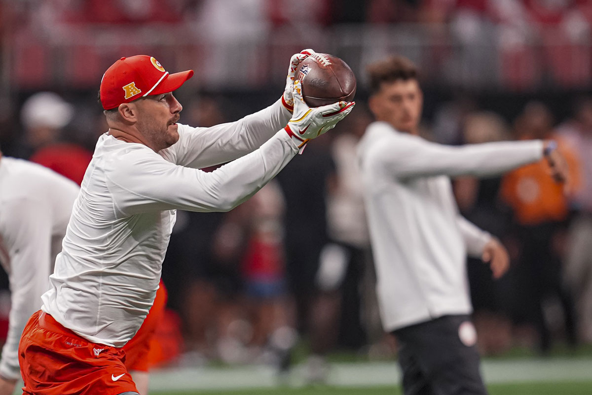 Travis Kelce and Patrick Mahomes warming up before Kansas City Chiefs game against the Atlanta Falcons.