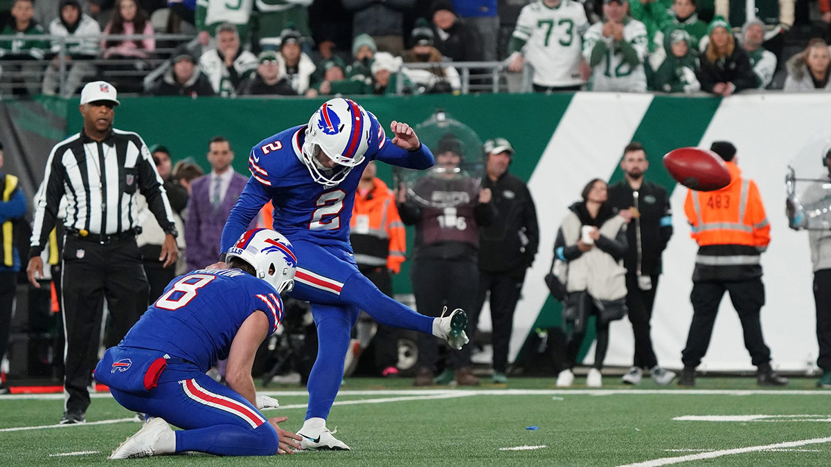 Buffalo Bills kicker Tyler Bass (2) kicks a field goal during the second half against the New York Jets at MetLife Stadium
