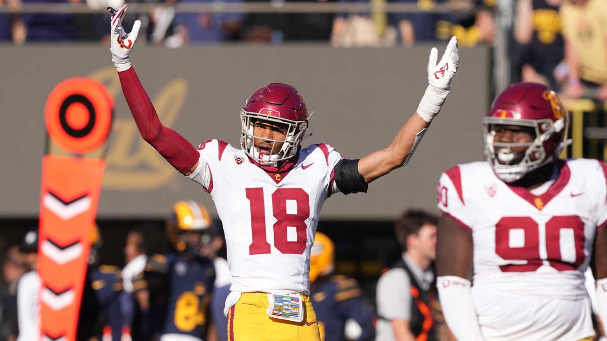 USC Trojans linebacker Eric Gentry (18) gestures during the third quarter against the California Golden Bears at California Memorial Stadium.
