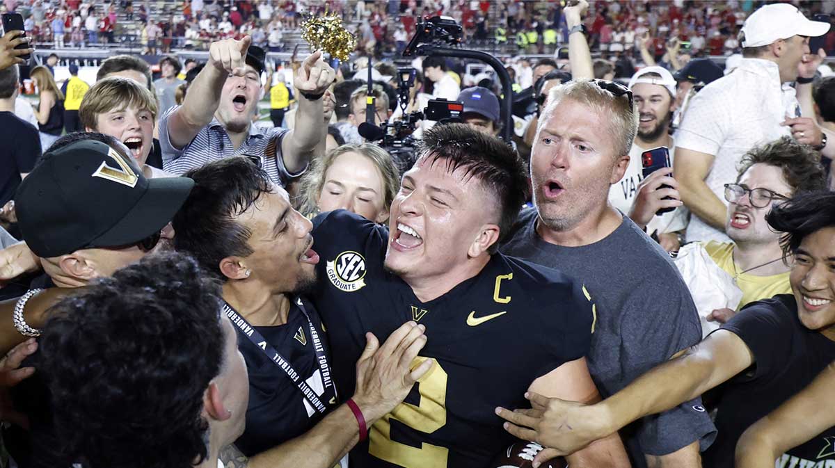 Vanderbilt football auctioning off items from Alabama upset