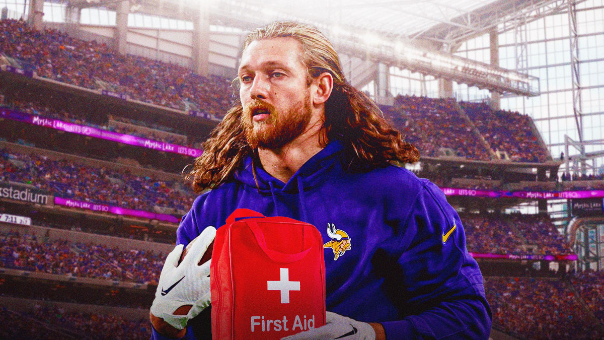 TJ Hockenson with a first aid kit