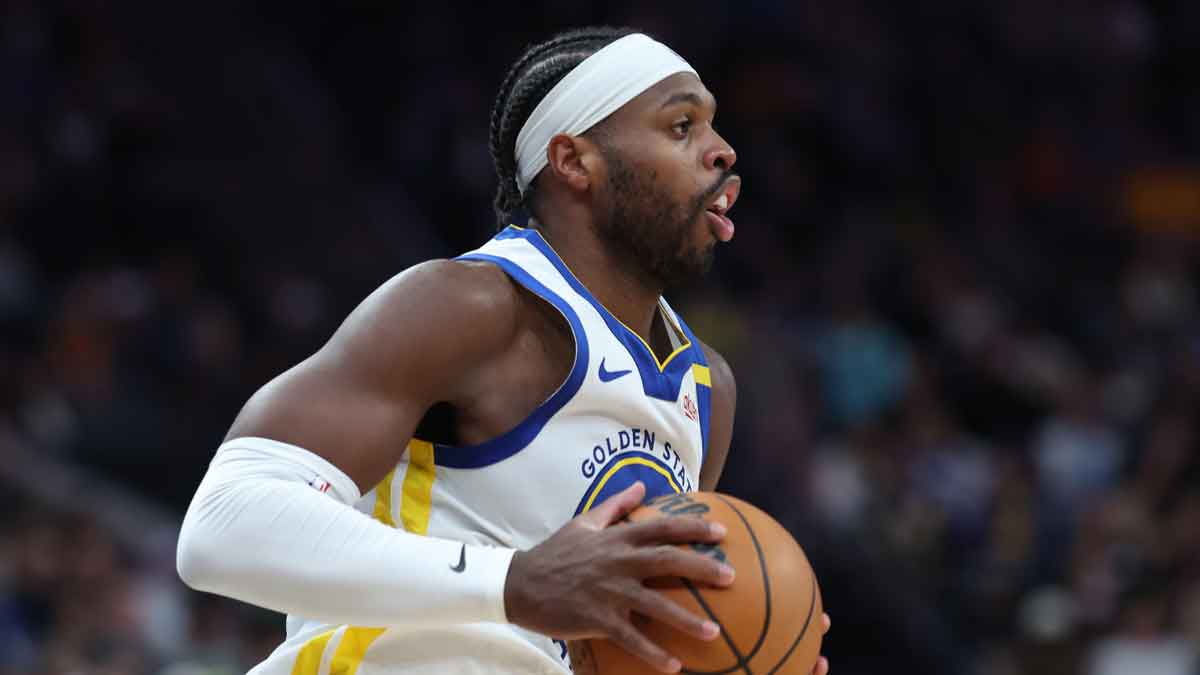     Golden State Warriors guard Buddy Hield (7) drives to the basket against the Utah Jazz during the second quarter at the Delta Center.