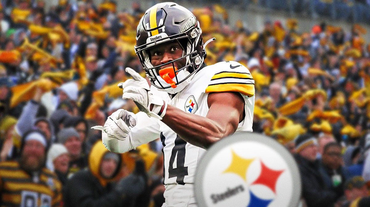 Steelers George Pickens with fans yelling at him